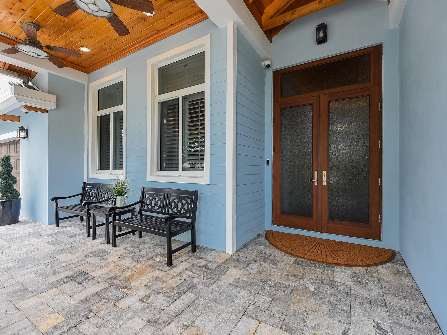 5 bed, 5.0 bath, 3076 sqft, $20,000 — Photo 2