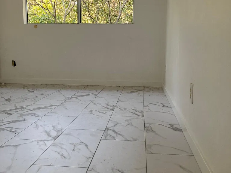 Living Dining Area Unfurnished