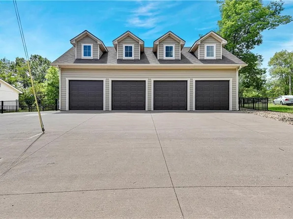 130 M St, Lees Summit, MO 64086