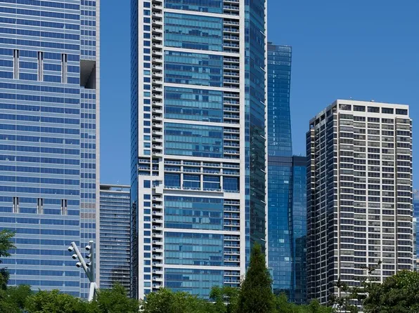 340 E Randolph St APT 6003, Chicago, IL 60601