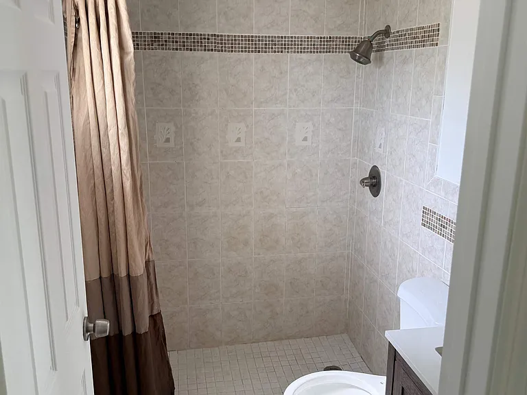 508 NE Azalea Ave — Photo 8