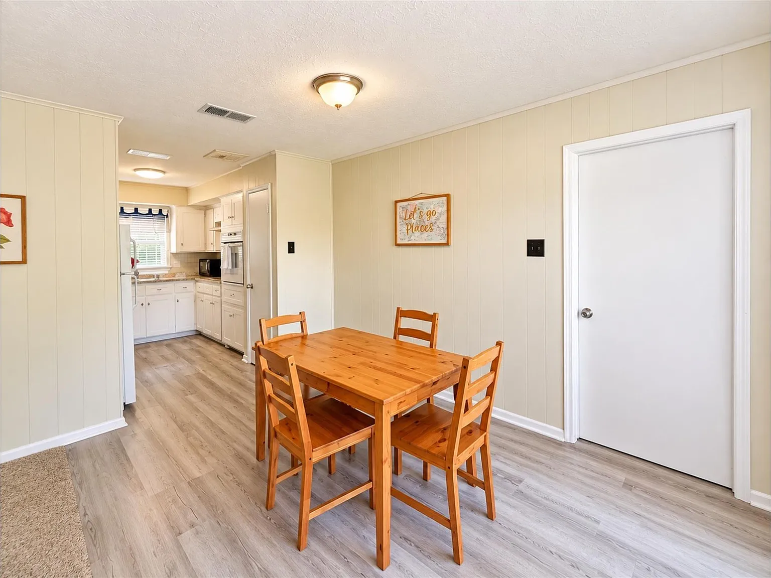 3 bed, 2.0 bath, 1314 sqft, $2,250 — Photo 4