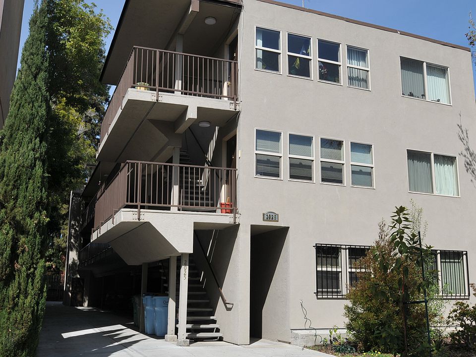 2nd image of 2025 Francisco St #12333809