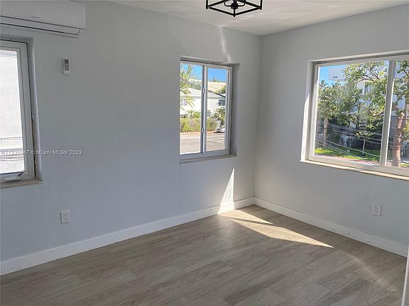 5th image of 1450 Lenox Ave APT 7