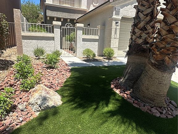 2nd image of 11126 Evvie Ln
