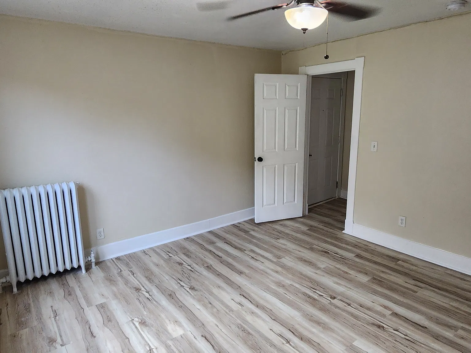 2 bed, 670 sqft, $1,330 — Photo 4