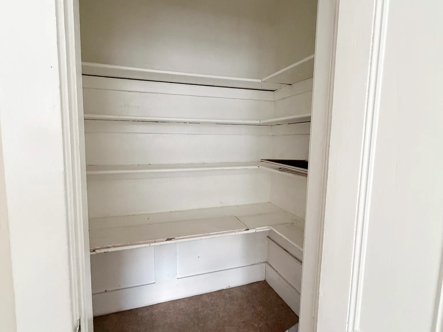 2 bed, 800 sqft, $2,300 — Photo 3