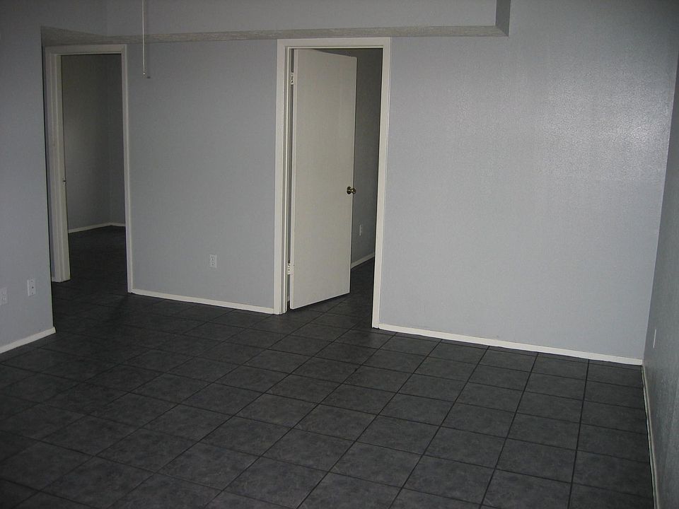 1st image of 1404 Northpoint Ln APT B