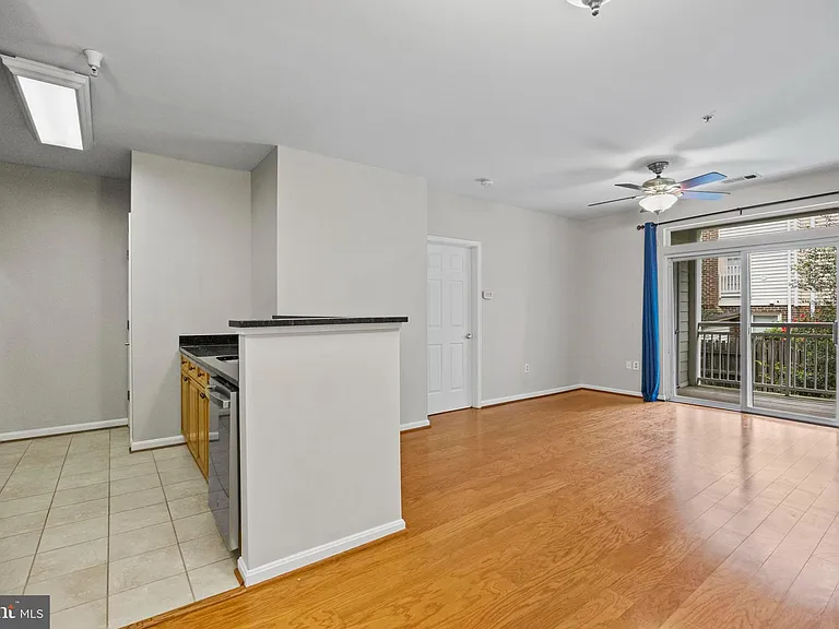 801 S Greenbrier St #215 — Photo 13