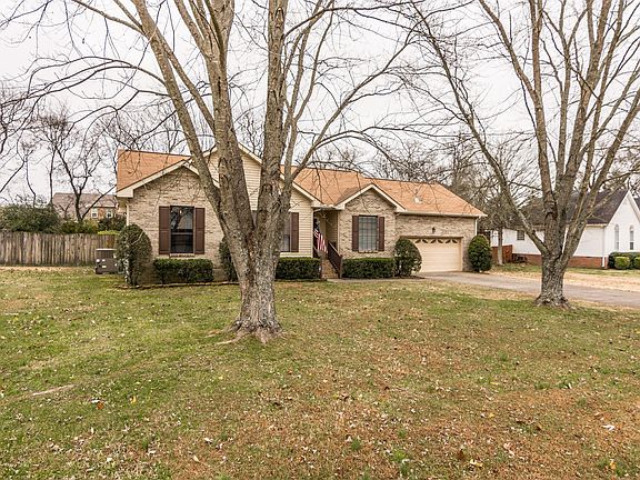 3rd image of 179 Wimbledon Ct