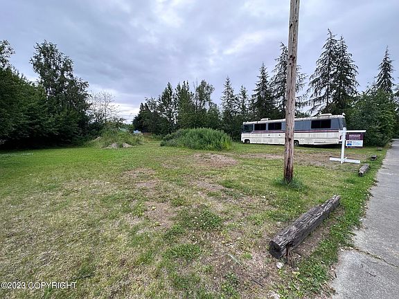 2nd image of L9a B26c Juneau St