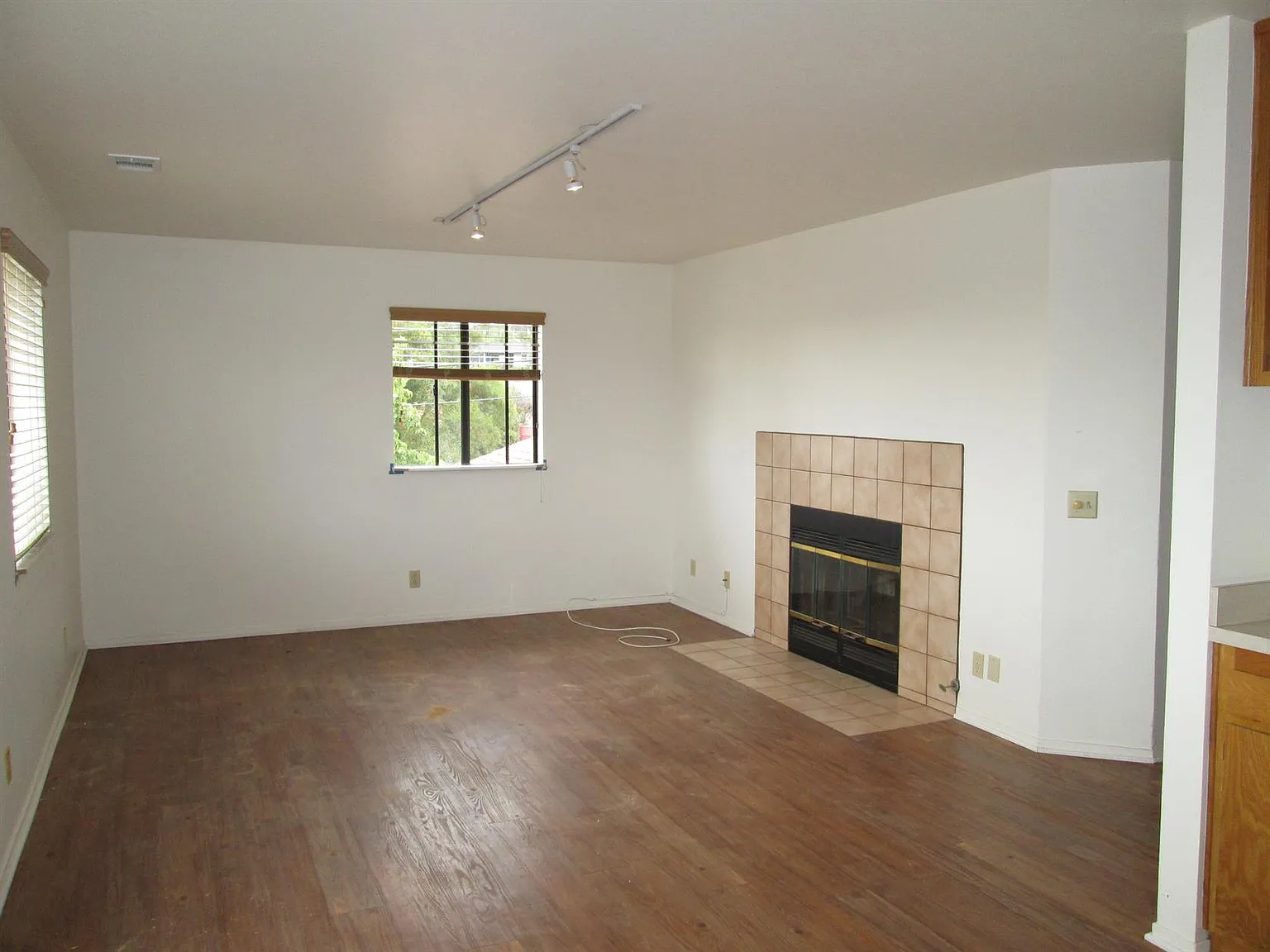 1448 Unit B — Photo 3
