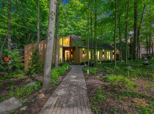 3975 Waldenwood Dr, Ann Arbor, MI