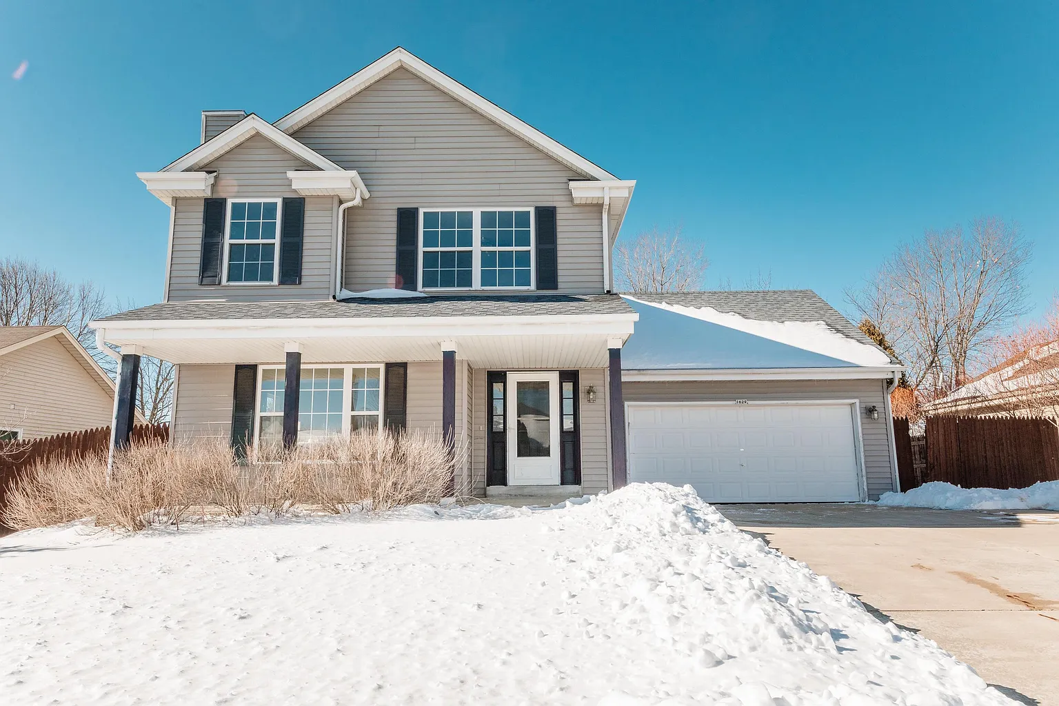 1629 Falcon Dr photo 1