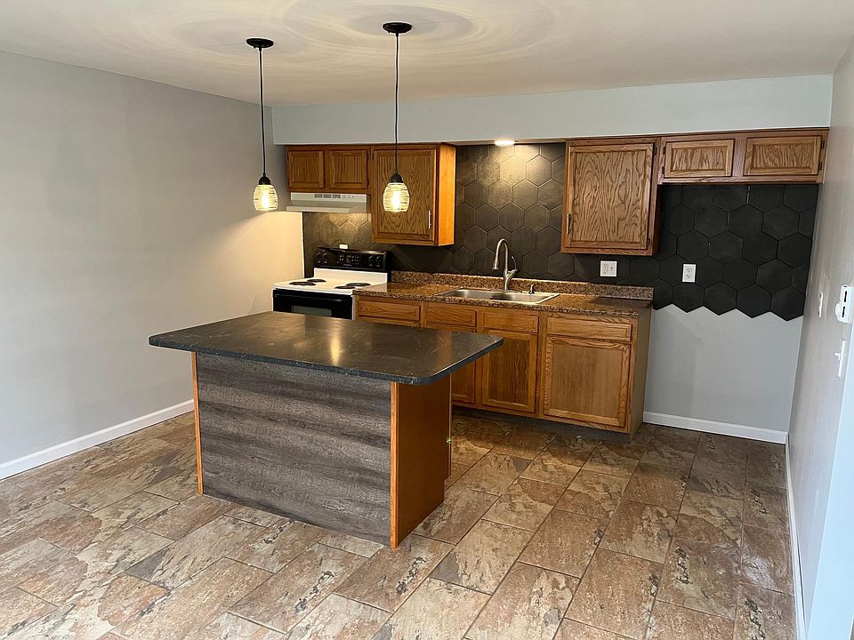 1st image of 211 E Plum St #C