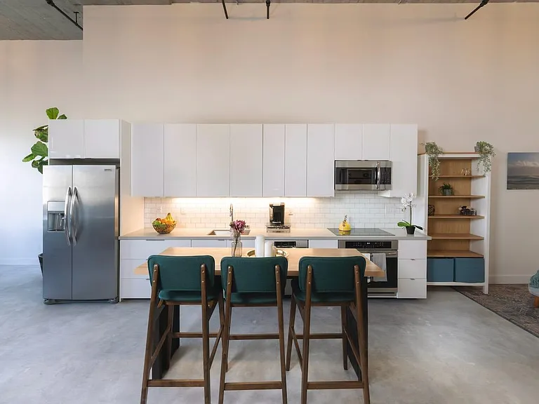 STOREHOUSE LOFTS — Photo 4