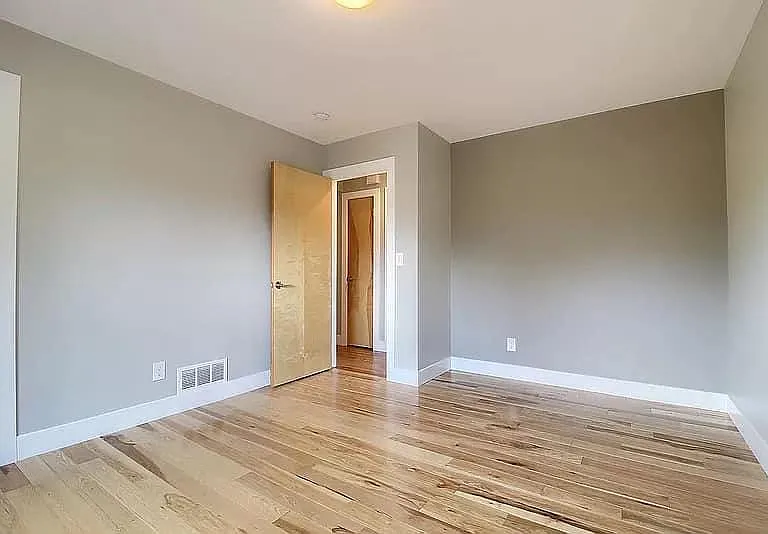 559 London Ave — Photo 9