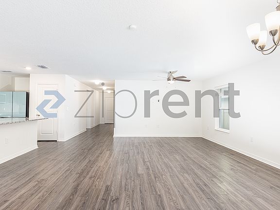 3rd image of 613 Sarner Pass Way