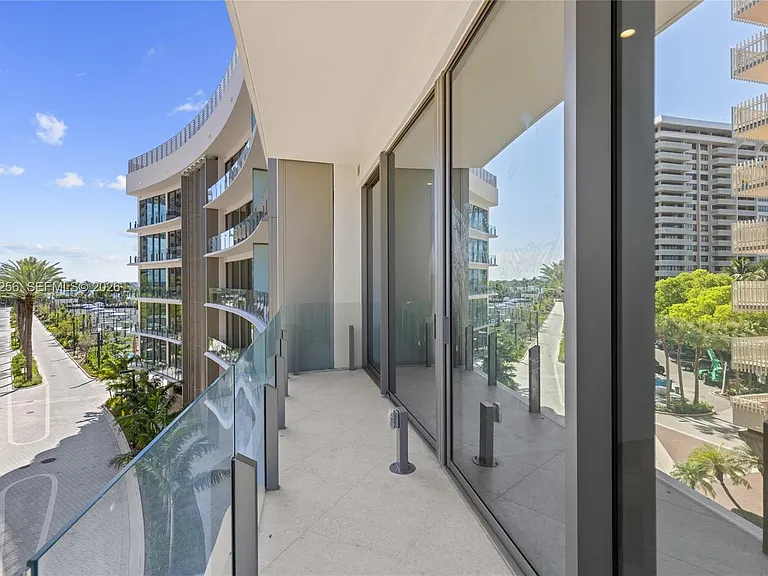 5 Grove Isle Dr #S401 — Photo 29
