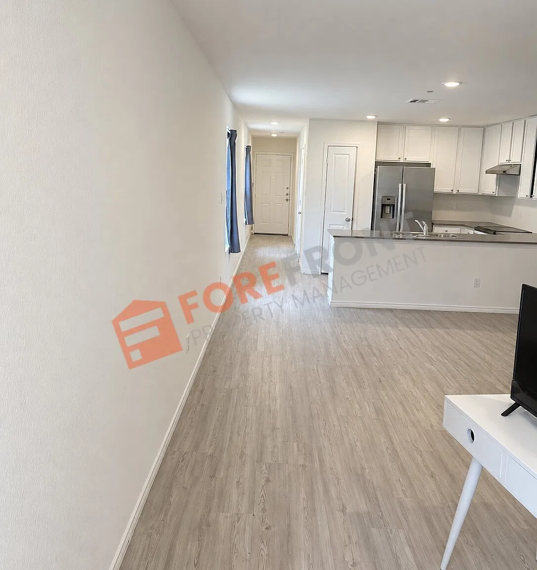 10929 Presa Way — Photo 3