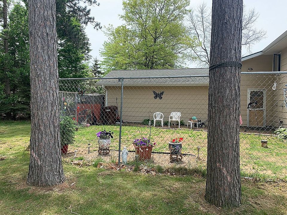 Dog yard and kennel