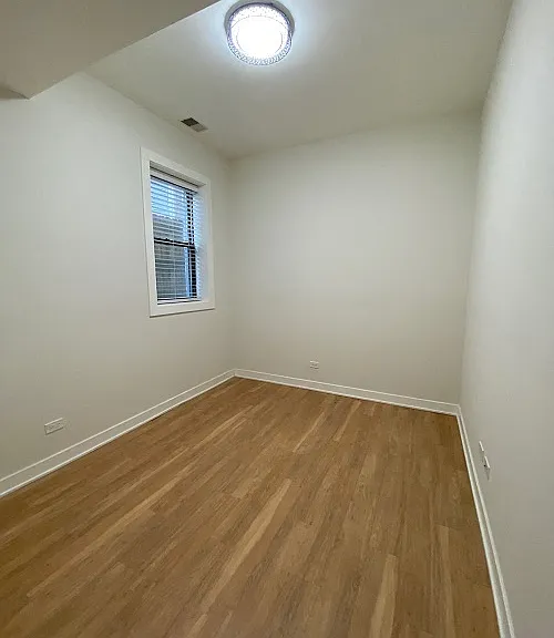 3138 N Seminary — Photo 19