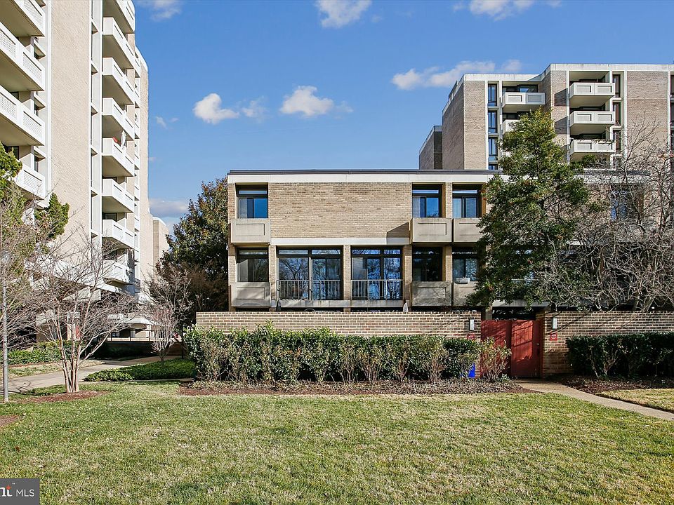 1st image of 431 N St SW