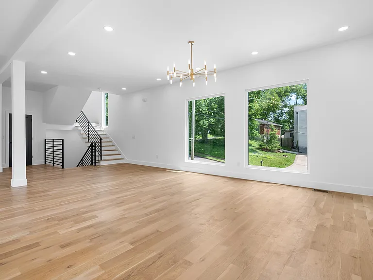 1005 Glenview Dr — Photo 7