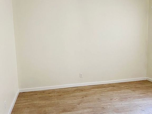 4th image of 1638 Lake St APT C