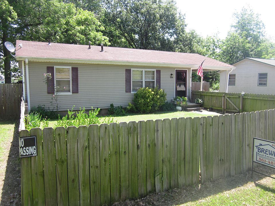 1st image of 906 Lange St