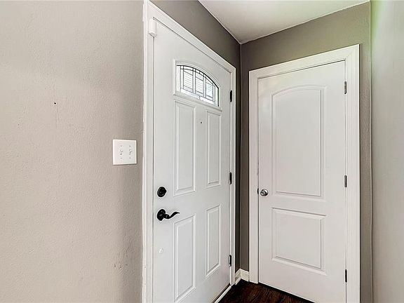 3rd image of 487 Western Dr