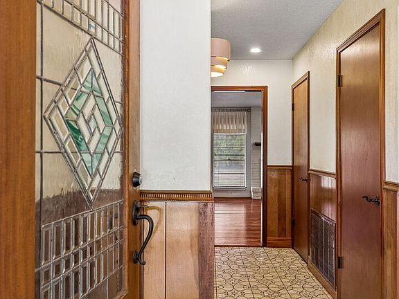5th image of 10801 PINEHILL ST