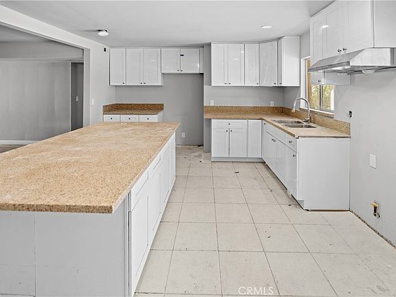 3rd image of 906 N 4th St