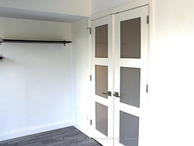 2269 Lake Shore Blvd W #307 — Photo 11