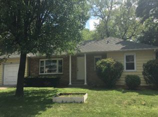 1921 Rancho Ln, Des Plaines, IL 60016