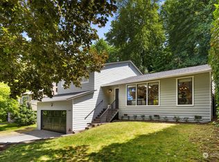 15910 70th Ave NE, Kenmore, WA 98028