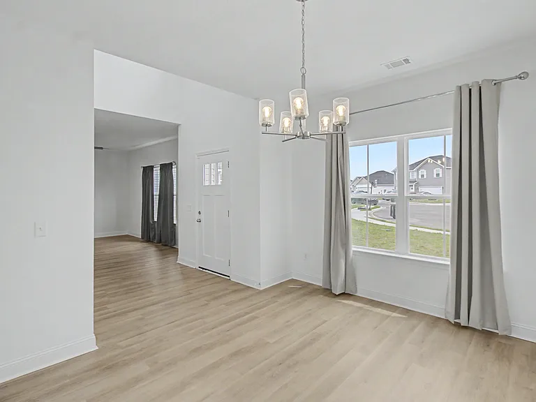 76 Saint Johns Ct — Photo 10