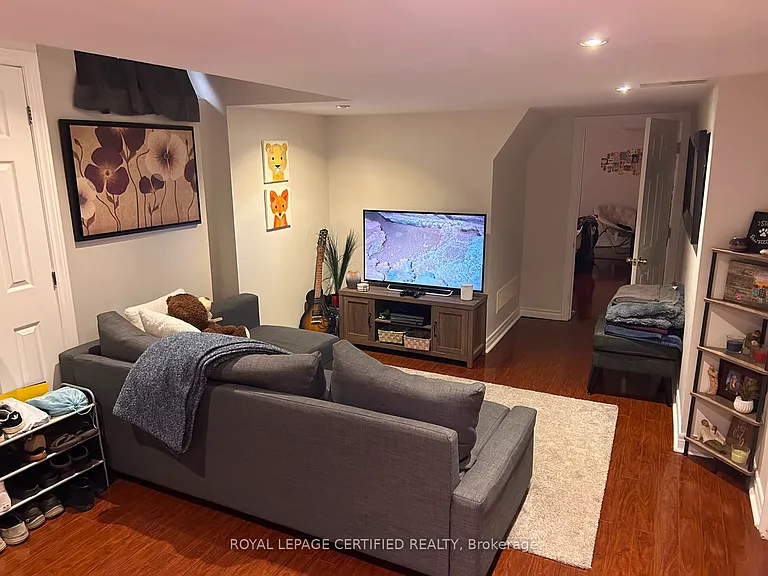31 Everingham Cir #BASEMENT — Photo 4