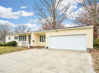 1235 Flanders Ave, Akron, OH