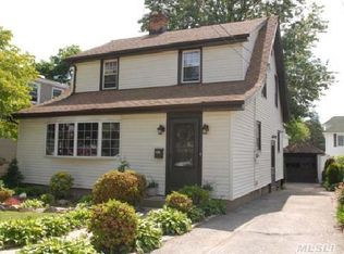 55 Laurel St, Floral Park, NY