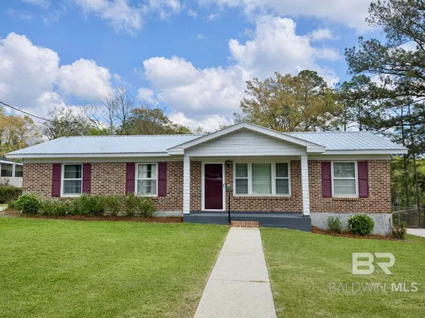 402 N Forest Hill Dr, Brewton, AL 36426