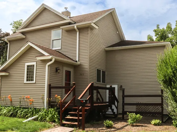 203 E South St, Morrison, IL 61270