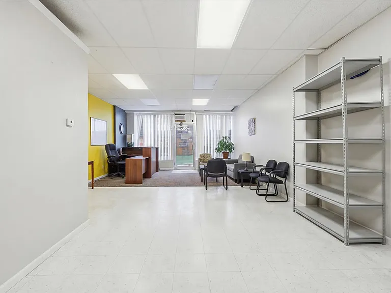 2600 Brownsville Rd #1 — Photo 3