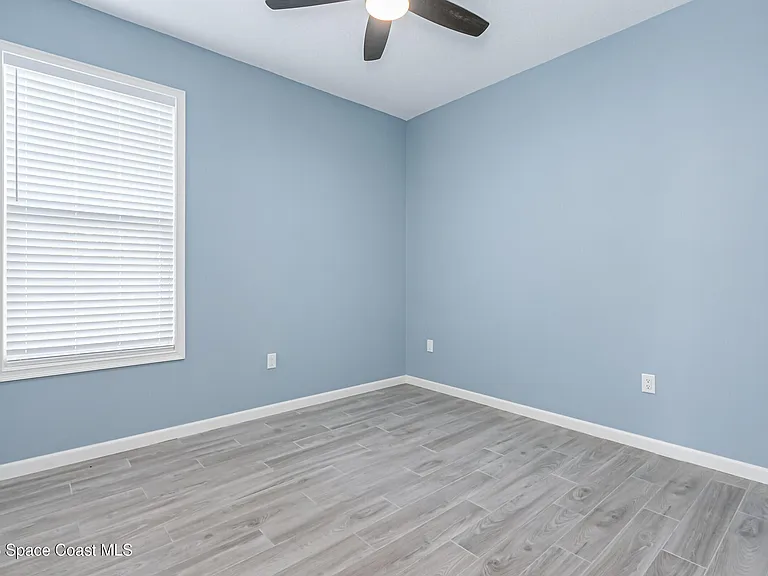 209 E Avenue B — Photo 17