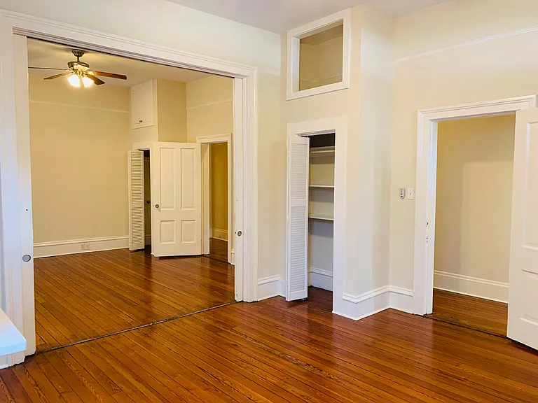 903 Montgomery St — Photo 15