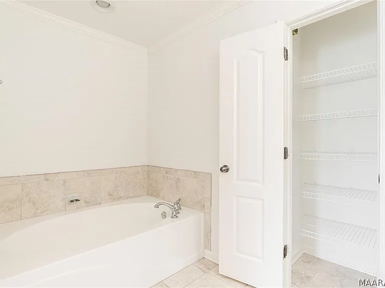 8725 Lindsey Ln — Photo 16