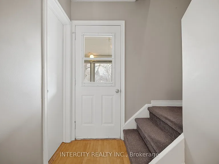 49 McCaul St — Photo 23