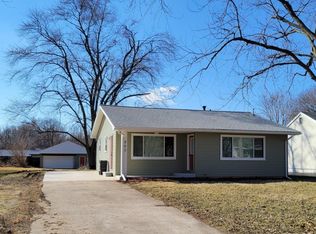 207 Gunion Ave, Pekin, IL