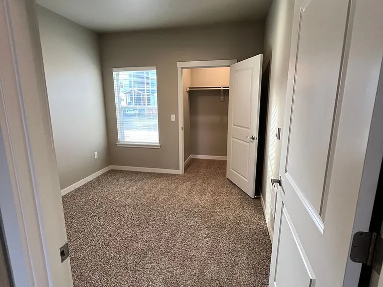 Eagle Pointe Apartments- Resort-Style Living in Albany — Photo 49