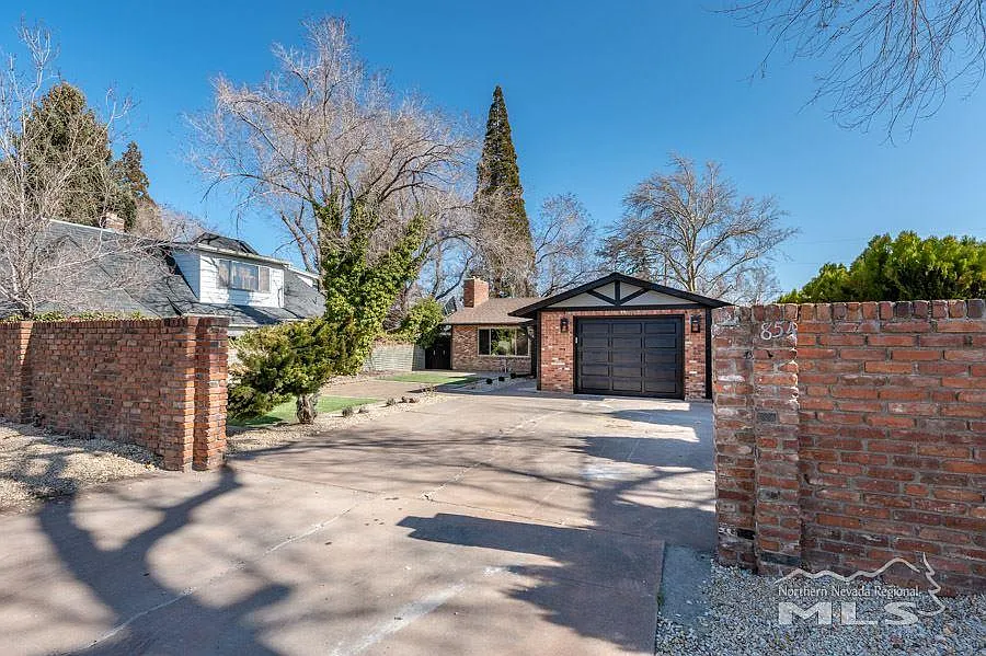 854 Marsh Ave photo 1